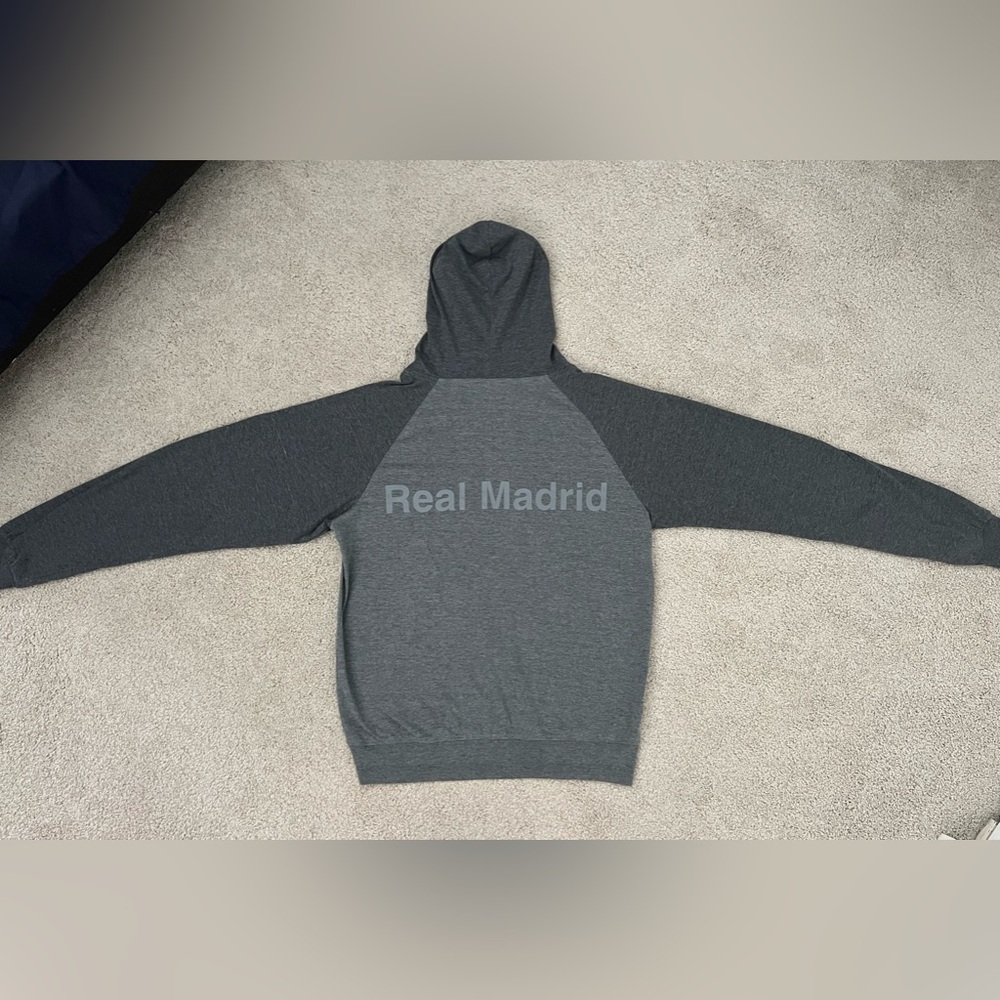 Real Madrid Gray Lightweight Soccer Full Zip Jacket Hoodie Men’s Small